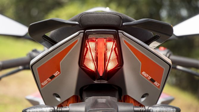 ‘Vua côn tay’ 200cc mới chính thức ra mắt giá 62 triệu đồng: Khắc chế cứng Honda Winner X và Exciter