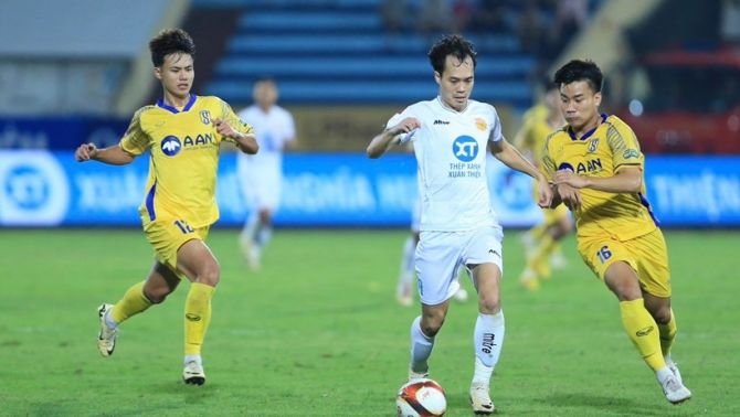 Dự đoán tỷ số SLNA vs Nam Định - Vòng 24 V.League: Chờ đón nhà vô địch!