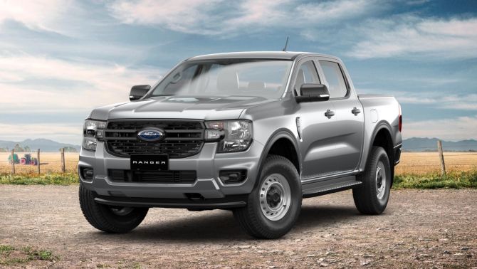 'Vua bán tải' Ford Ranger 2025 chính thức ra mắt giá 527 triệu đồng: Dân tình ồ ạt săn đón vì quá rẻ