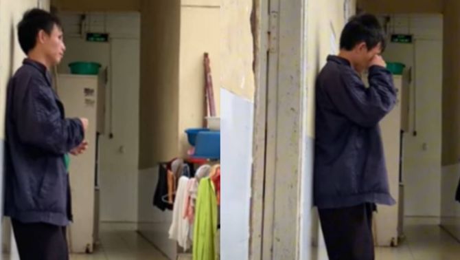 Nghẹn lòng hình ảnh người cha khiếm thị lau nước mắt ngoài hành lang bệnh viện, lý do ai nghe cũng phải xót xa