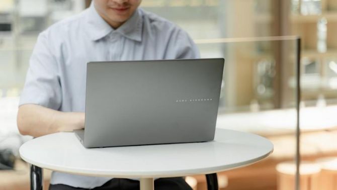 ASUS ra mắt Vivobook S14/S16 mỏng nhẹ với chip Intel® Core™ H-series, thời lượng pin lâu tới 20 giờ