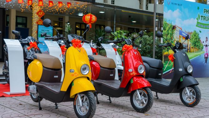Xe máy VinFast chạy êm, sạc free, giá chỉ từ 12 triệu đồng, đúng nghĩa xe quốc dân