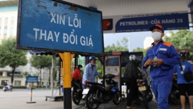 Giá xăng dầu chiều hôm nay 28/5: Diễn biến phức tạp, RON95 lên sát 20.000 đồng/lít từ chiều mai?