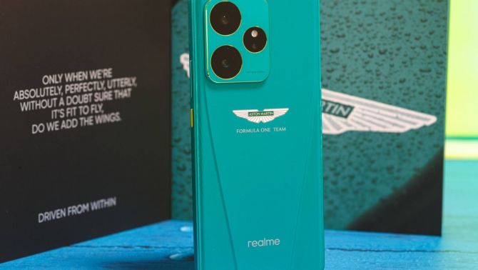 Mở hộp, trên tay Realme GT 7 Dream Edition: Quái vật gaming tầm trung 2025, giấc mơ của người mê tốc độ