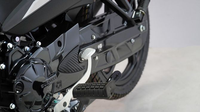 Suzuki chính thức ra mắt ‘huyền thoại xe số’ 110c mới giá 28 triệu đồng: Khắc chế cứng Honda Future