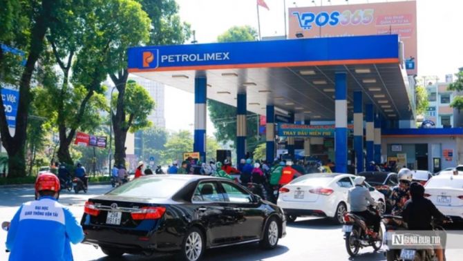Giá xăng dầu trưa hôm nay 2/6: Ngập tràn sắc xanh ngày thứ hai sau một tuần chìm trong đà giảm