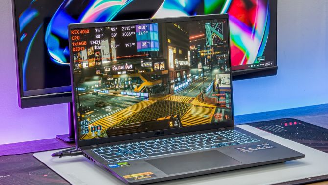 ASUS ra mắt ASUS Gaming V16: Laptop gaming AI mỏng nhẹ mạnh mẽ cho học sinh sinh viên