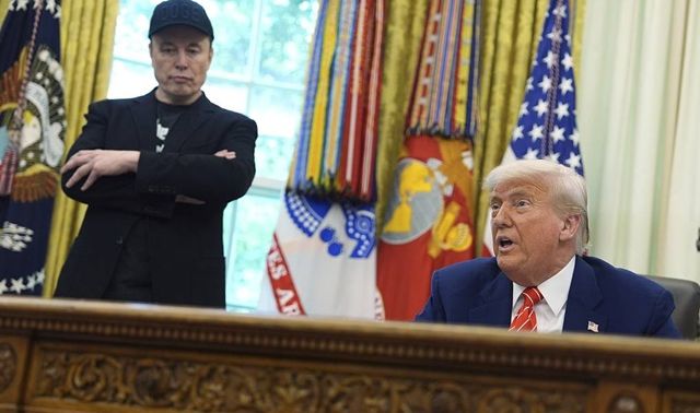 Tỷ phú Elon Musk khẩu chiến nảy lửa với ông Trump, nói 1 câu khiến Tổng thống Mỹ ‘mất kiên nhẫn’