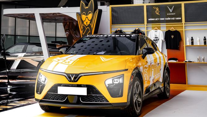 VinFast VF 7 khuấy động Hà Nội với bản độ giới hạn tại sự kiện ‘Art in Motion’