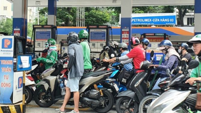 Giá xăng dầu hôm nay 10/6: Dầu thô tăng mạnh, thị trường trong nước cũng được đà 'ăn theo'