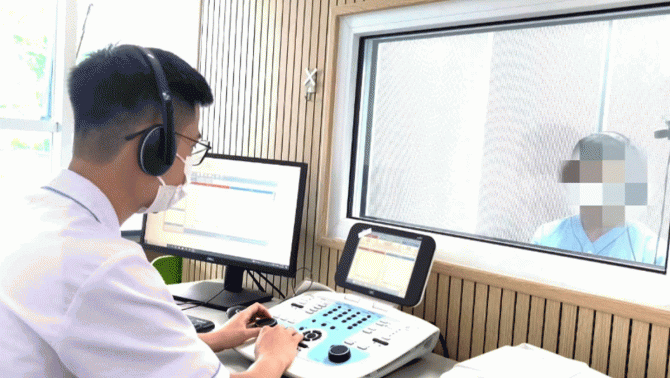 Hà Nội: Tình trạng hiện tại của nam thanh niên bị điếc đột ngột sau khi tắm đêm