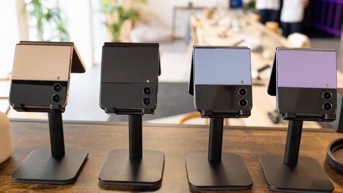 Galaxy Z Flip4 fullbox siêu rẻ, hàng hiếm có khó tìm, trải nghiệm điện thoại gập xịn sò giá rẻ như iPhone 11