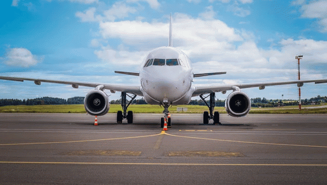 Người đàn ông có thể đối mặt với án tù 30 năm khi giả danh tiếp viên bay miễn phí hơn 120 chuyến bay