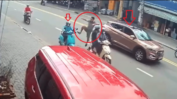 Lời khai gây phẫn nộ của người đàn ông đạp ngã và chửi bới cô gái đi xe ôm công nghệ ngay giữa đường