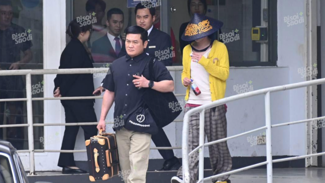 Clip G-Dragon đội nón lá rời Hà Nội sau đêm nhạc đáng nhớ cùng 40.000 khán giả Việt