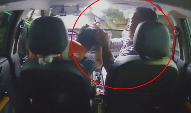 Clip: Sau câu nói ‘đừng để tao điên lên’, 1 tài xế ở Nam Định liên tục bị hành khách hành hung dã man