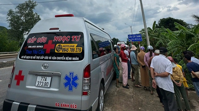 Nguyên nhân vụ việc cha chở con đi lấy số báo danh thi Tốt nghiệp THPT, đâm vào trụ điện tử vong tại chỗ