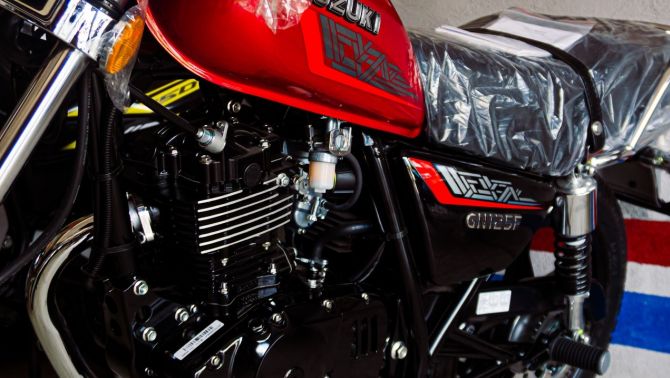 Suzuki chính thức mở bán ‘huyền thoại côn tay’ 125cc mới giá 39 triệu đồng: Khắc chế Honda Winner X