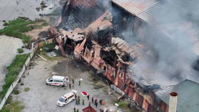 Danh tính 2 đối tượng vừa bị bắt tạm giam trong vụ cháy xưởng làm 6 người tử vong, 2 người bị thương