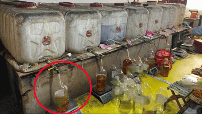 Phá đường dây sản xuất dầu ăn có mùi dầu diesel: Mua dầu kém chất lượng dán nhãn thương hiệu lớn