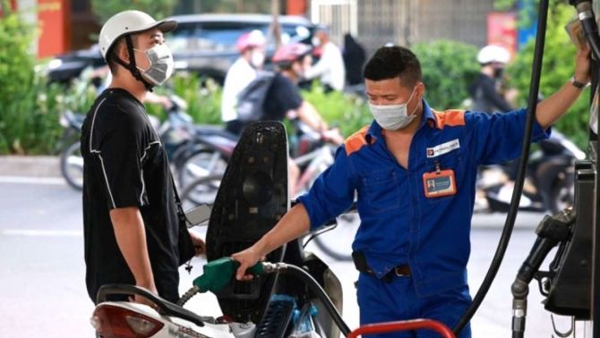 Giá xăng dầu hôm nay 5/7: Trượt dài đà giảm, thấp hơn rất nhiều cùng thời điểm các năm trước đó