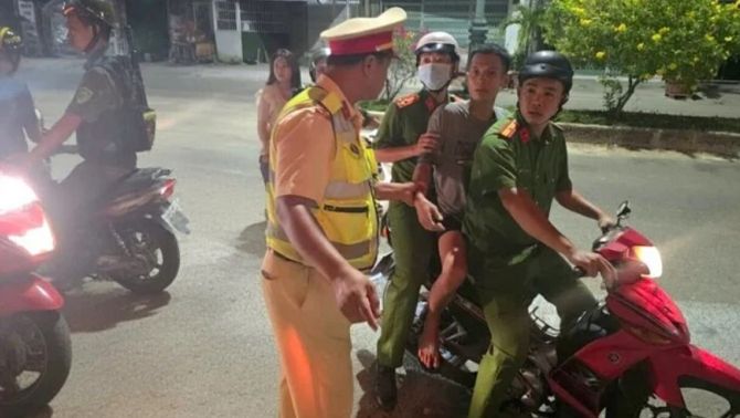 Vụ hai học sinh bị đánh thậm tệ ở TP.HCM: Bắt giữ 3 côn đồ đang lẩn trốn trong nhà nghỉ ở Lâm Đồng