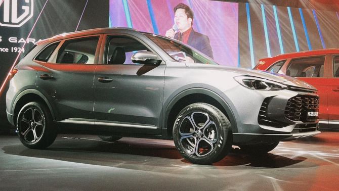 ‘Siêu phẩm’ SUV cỡ B đẹp long lanh ra mắt giá 380 triệu đồng: Rẻ lấn át cả Kia Morning và Grand i10