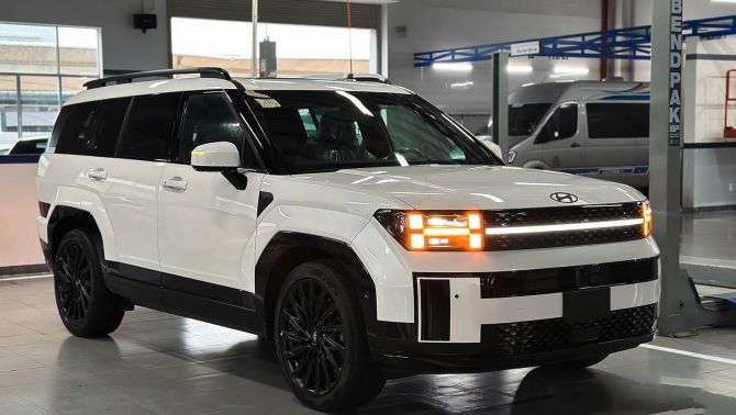 Hyundai Santa Fe giảm thủng đáy hơn 200 triệu đồng rẻ như Mazda CX-5: Khách Việt đứng ngồi không yên