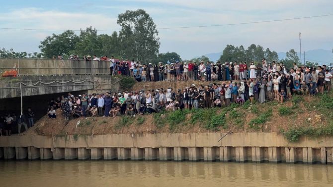 Tin nóng vụ xe ô tô con chở 3 người lao xuống sông ven đường: Tình hình các nạn nhân sau tai nạn