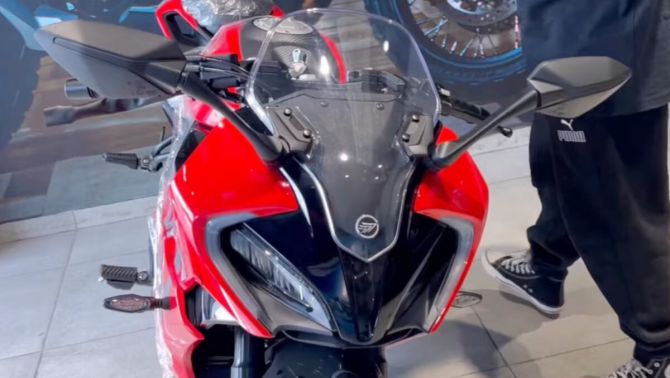 ‘Vua côn tay’ 300cc mới ra mắt 'gây bão' với giá chỉ 53 triệu đồng: Rẻ như Honda Winner X và Exciter