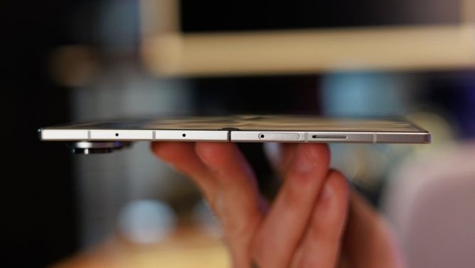 Chưa kịp tận hưởng cơn mưa lời khen, Galaxy Z Fold 7 đã vướng 'drama' chí mạng, liệu lịch sử bi thương có lặp lại? 