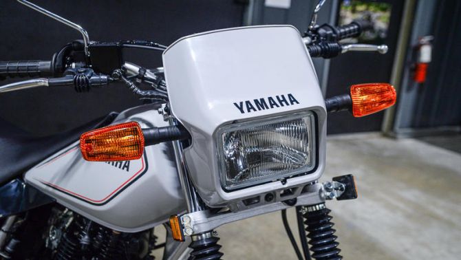 Yamaha chính thức ra mắt ‘huyền thoại côn tay’ 195cc mới chất hơn Honda Winner X và Exciter, giá mềm