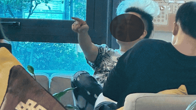 Khách nước ngoài đăng bài chỉ trích gay gắt một người ‘có tầm ảnh hưởng’ ở Việt Nam