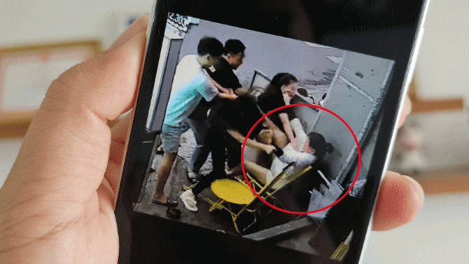 Người phụ nữ bị hành hung khi phản ánh 1 quán ăn lấn chiếm lòng lề đường không chấp nhận lời xin lỗi