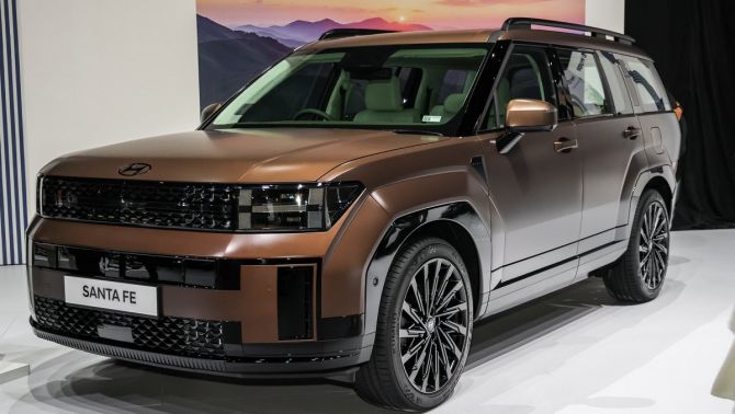 Hyundai ra mắt Santa Fe phiên bản 2025 tuyệt đẹp, giá mềm: Hạ đo ván Toyota Fortuner và Ford Everest