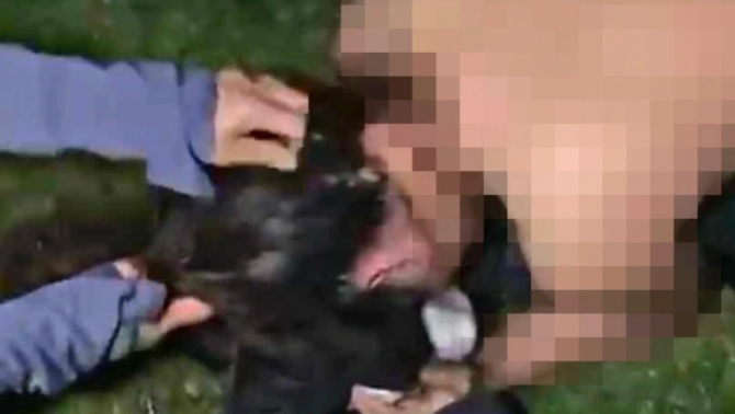 Diễn biến cực căng vụ người phụ nữ túm tóc, xịt hơi cay, lột quần áo và đổ nước mắm lên 'trà xanh'