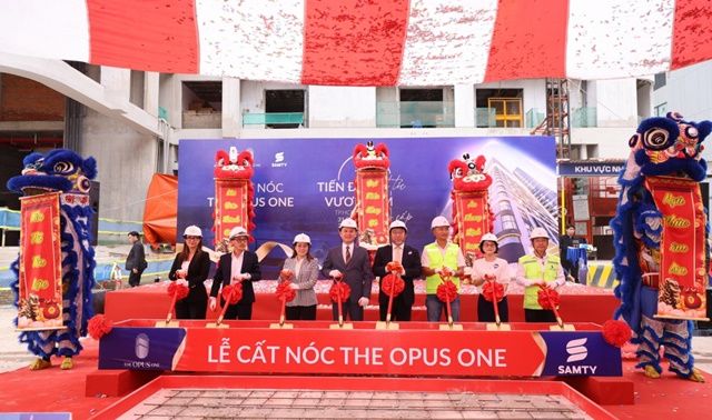 Vinhomes và Samty tổ chức lễ cất nóc 4 tòa tháp The Opus One, dư kiến bàn giao từ quý I/2026