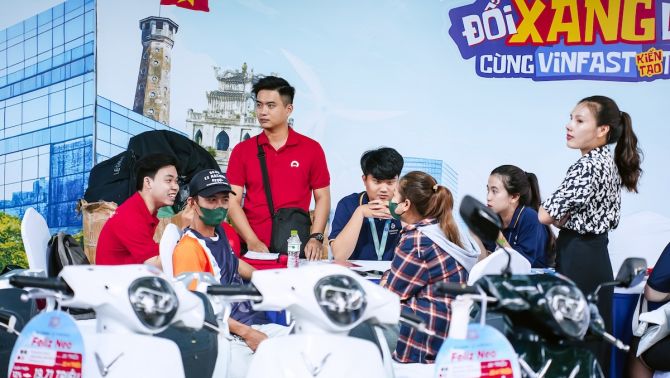 Khách hàng ‘đổi xăng lấy điện’: Đã có Evo200 Lite nhưng vẫn mua thêm Feliz Neo vì thấy tốt và tiện