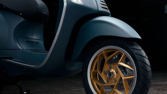 ‘Huyền thoại xe ga’ 155cc của Ý chính thức ra mắt: Khắc chế cứng Honda SH Mode và LEAD, giá hấp dẫn