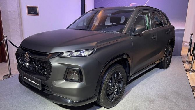 Suzuki ra mắt ‘tân binh’ SUV cỡ B đẹp long lanh giá 299 triệu đồng: Rẻ hơn Kia Morning và Grand  i10