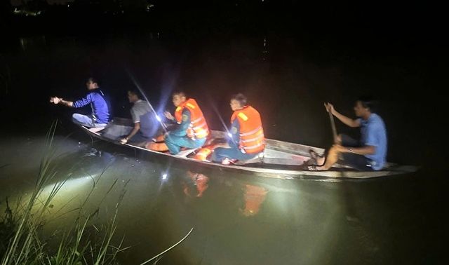 Bí ẩn vụ việc bé gái 3 tuổi ở Đà Nẵng mất tích khi theo bà ngoại ra vườn, công an tìm kiếm xuyên đêm