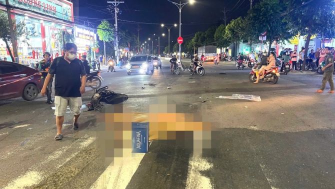 Thiếu niên 16 tuổi điều khiển xe máy tốc độ cao gãy bánh giữa phố, tử vong tại chỗ, hiện trường ám ảnh!