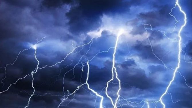 Thiếu niên 16 tuổi ở Đắk Lắk bị sét đánh tử vong thương tâm: Nguyên nhân đến từ việc sạc điện thoại