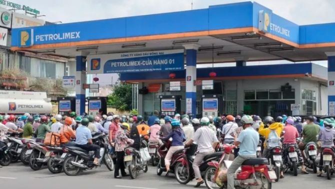 Giá xăng dầu hôm nay 3/9: Trong nước có 'nguy cơ' tăng đồng loạt vào chiều mai, người dân lưu ý!