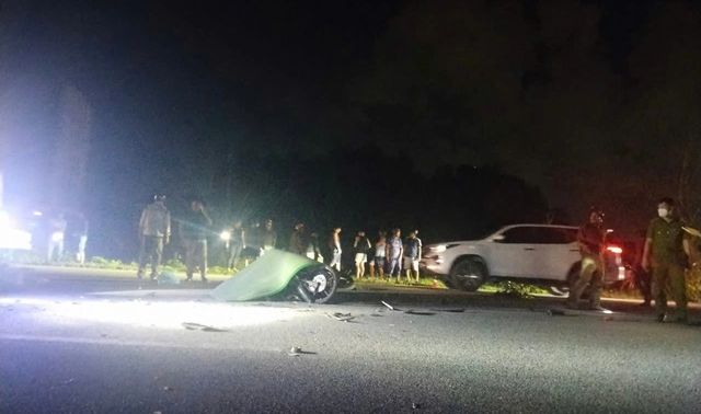 Hiện trường tai nạn thảm khốc ở Quảng Ngãi giữa xe đạp, xe máy và xe khách khiến 2 người tử vong