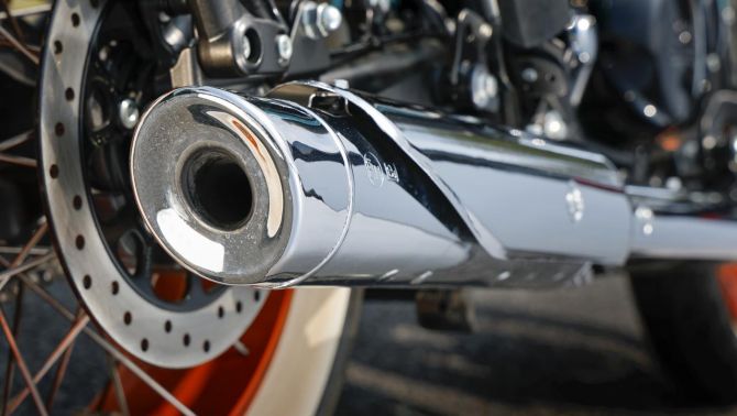 ‘Huyền thoại côn tay’ của Anh quốc chính thức ra mắt: Đẹp hơn hẳn Honda Winner R và Exciter, giá mềm