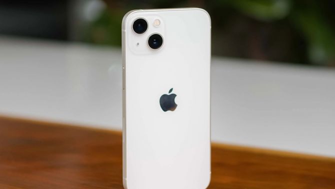 Trở thành vua iPhone giá rẻ mới, iPhone 13 có còn đáng để sở hữu trong tháng 9 trước iPhone 17