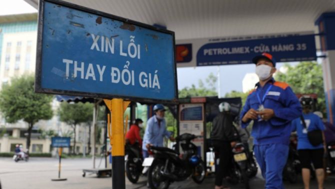 Giá xăng dầu hôm nay 18/9: Trong nước chính thức tăng từ 15h chiều, RON95 leo gần 21.000 đồng/lít