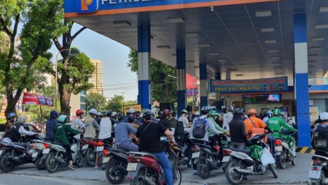 Giá xăng dầu hôm nay 20/9: Giảm sâu đến 1,4% chỉ trong một đêm, chuyện gì đây?