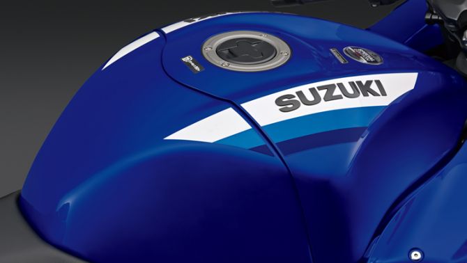 Tin xe ngày 21/9: ‘Huyền thoại côn tay’ của Suzuki  ra mắt, thiết kế đẹp vượt thời gian, giá hấp dẫn